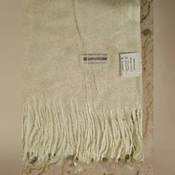 Naturalizer Womens Cream w/Fringe Fashion Acrylic Wrap Shawl 27" x 86" NWT - Picture 2 of 3